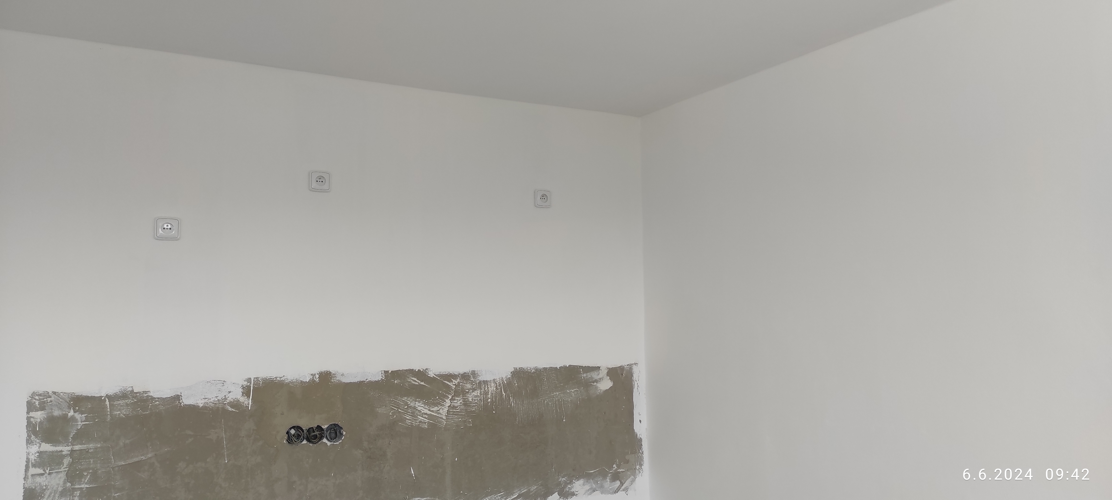 zrekonstruovaná vymalovaná kuchyň